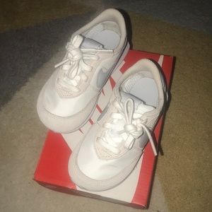 Nike Waffle Trainer 2 Summit White/Aura size 8c